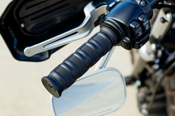 Dillinger Handlebar Grips - Image 7
