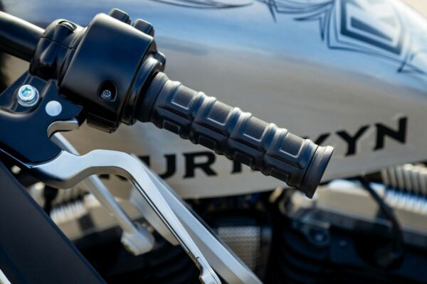 Dillinger Handlebar Grips - Image 8
