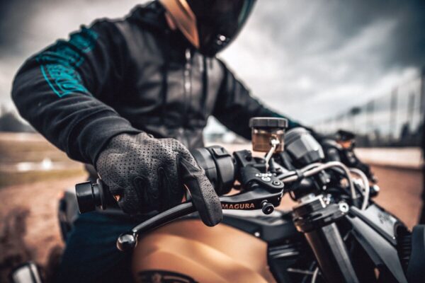 Airform™ Gloves - Image 3