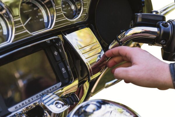 Tri-Line Stereo Trim - Image 5